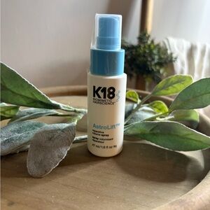 AstroLift™ Restorative Leave-In Spray - Blue and White